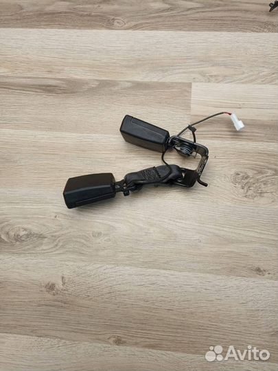 Замок ремня безопасности задний BMW X3 G01 2018