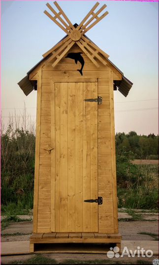 Уличный туалет деревянный