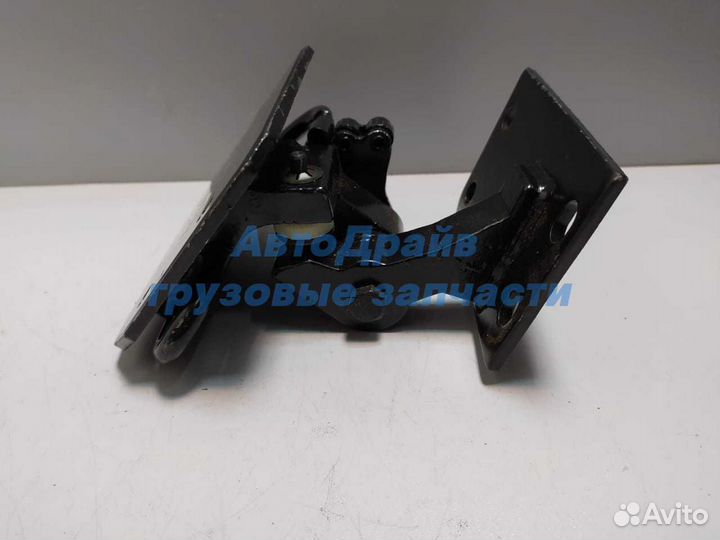 Петля двери Ман Тга Man Tga