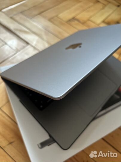 Apple macbook pro 14 m1 pro 16/ 512 SG HY5L