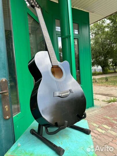 Акустическая гитара