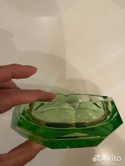 Урановое стекло пепельница