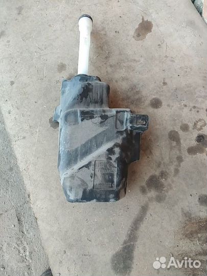 Бачок омывателя Opel Zafira C