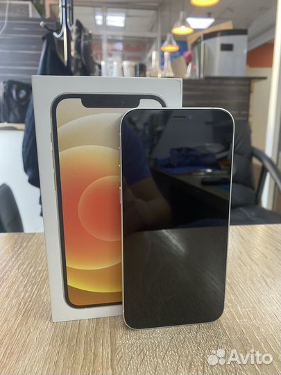 iPhone 12, 64 ГБ