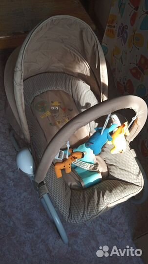 Шезлонг детский babyton