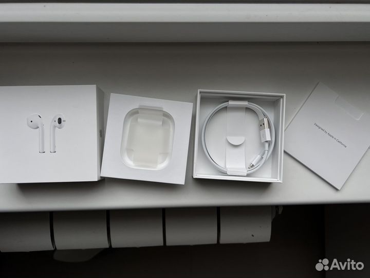 AirPods2 with Charging Case