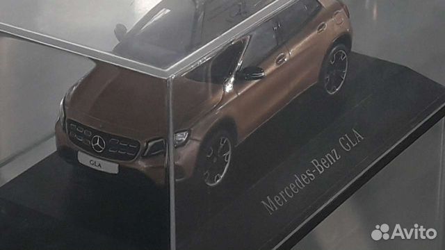 Модель автомобиля Mercedes-Benz GLA 1:43
