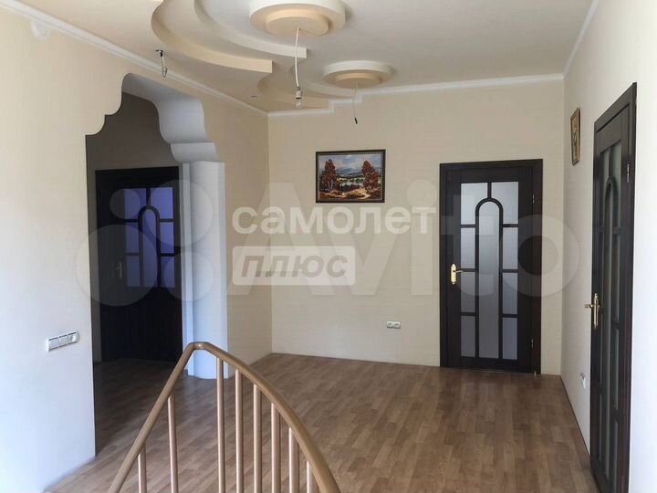 Дом 198 м² на участке 6 сот.