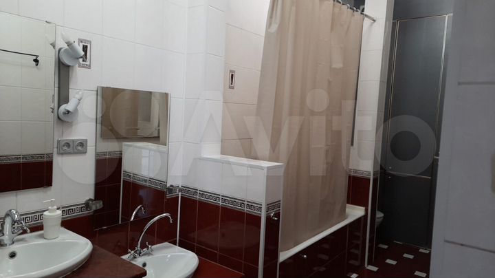 Комната 13 м² в 9-к., 4/5 эт.