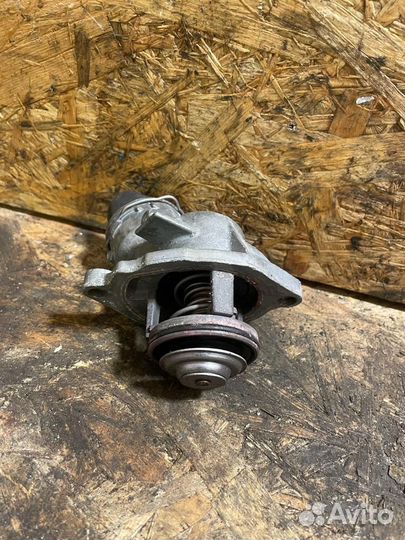 Термостат Мерседес M272 M273 3,0 3,5 5,0