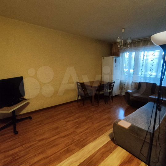 2-к. квартира, 52 м², 1/5 эт.