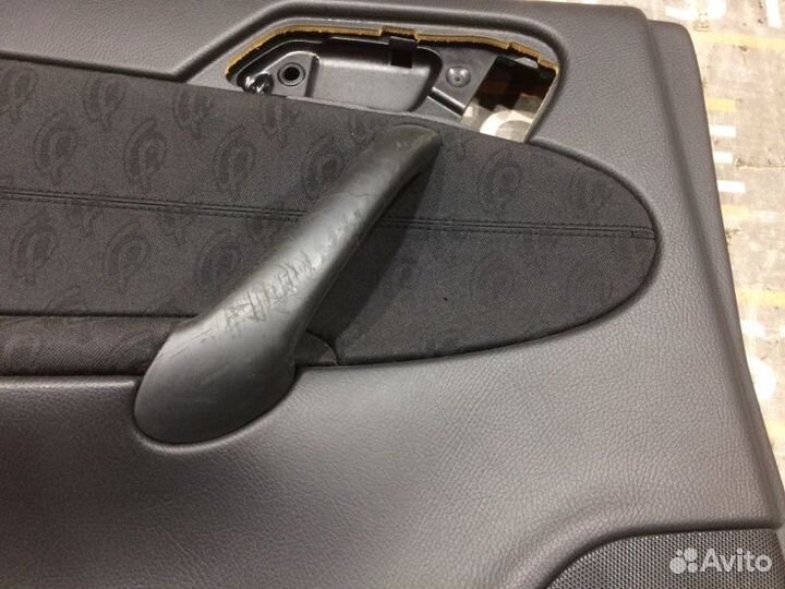 Обшивка двери задняя левая Mercedes-Benz C-Class