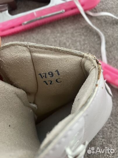 Фигурные коньки jackson