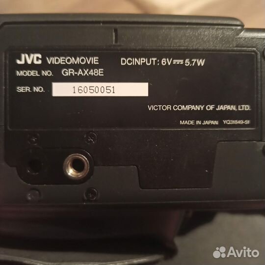 Продам видеокамеру кассетную JVC