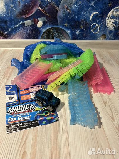 Трасса конструктор со светящейся машинкой