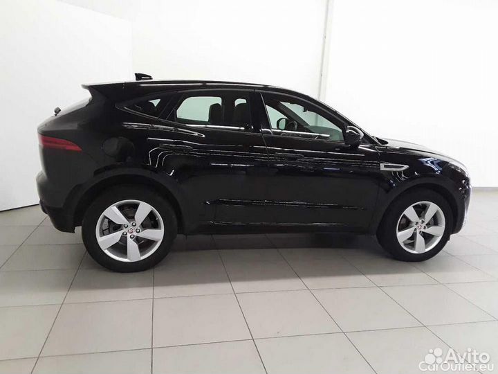 В полный разбор Jaguar E-pace