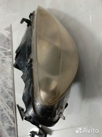 Фара правая peugeot 307