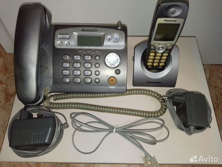 Телефонный аппарат с трубкой