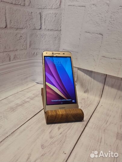 Телефон Huawei Y5