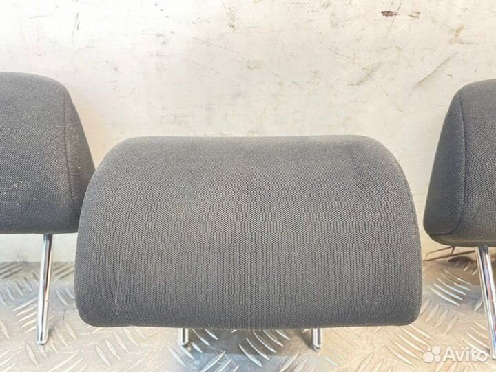 Подголовники задние Toyota Corolla ZRE151L 1zrfe