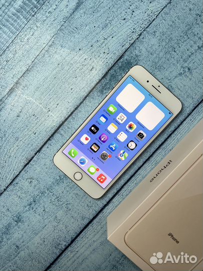 iPhone 8 Plus, 64 ГБ