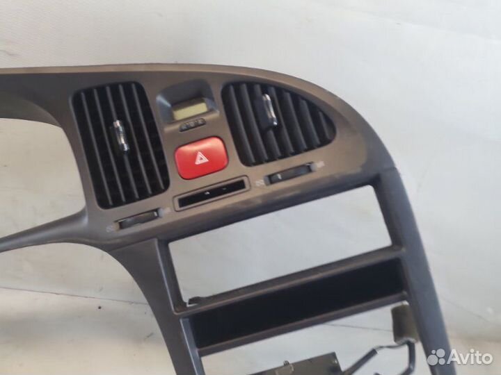 Центральная консоль Hyundai Elantra седан G4ED