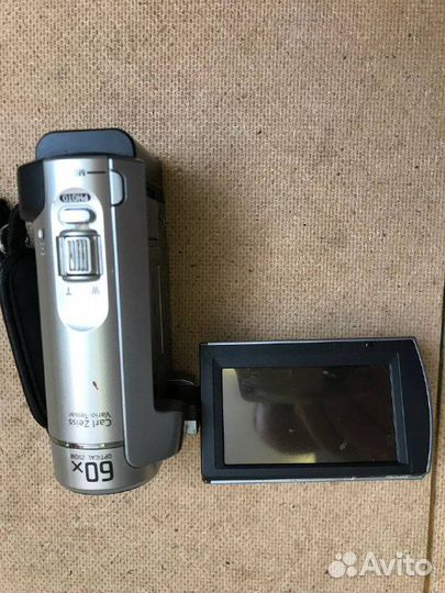 Видеокамера Sony DCR-SX60
