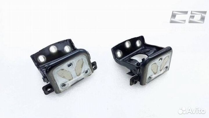 Петля крышки багажника Mercedes-Benz V-Класс W447