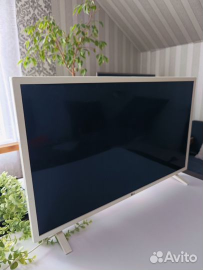 Телевизор LG SMART tv 32