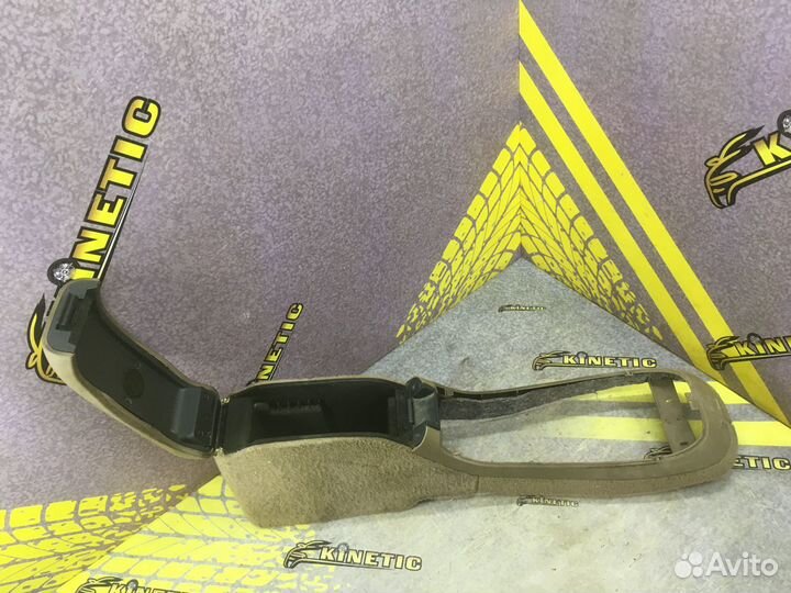 Консоль центральная Подлокотник Шевроле Блейзер 97