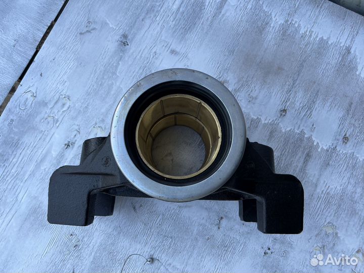 Башмак оси балансира с бронзовой втулкой камаз 652