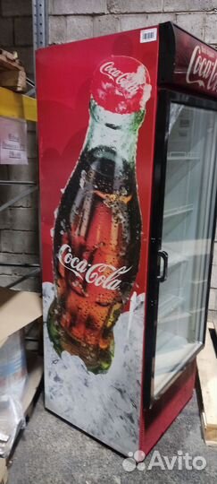Холодильная витрина для напитков Кока Кола