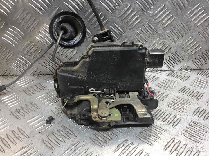 Замок двери передней правой Volkswagen Golf ALH ALH