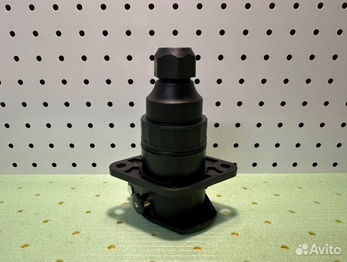 Розетка 7 полюсов Man 2023