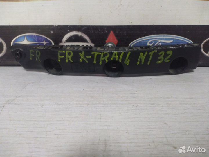 Крепление бампера переднее правое Nissan X-Trail
