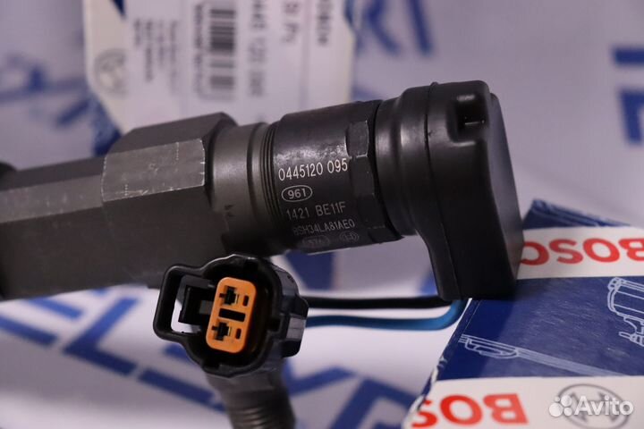 Форсунка топливная 0445120095