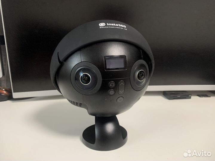 Insta 360 pro 2