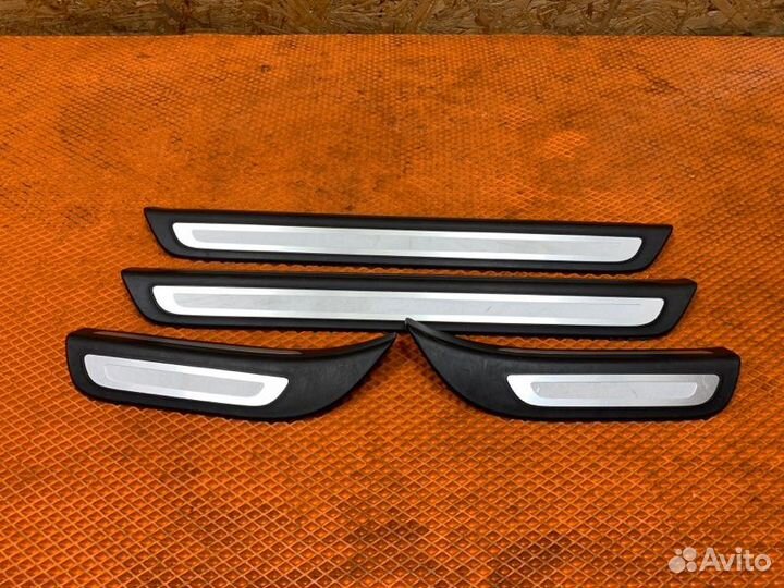 Накладка Audi Q5 I 8R cdnc 2012