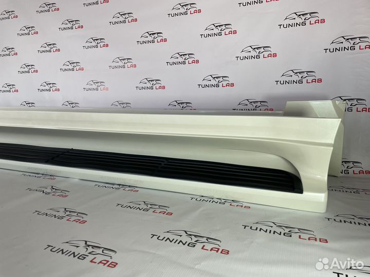 Toyota Land Cruiser 300 Пороги внешние