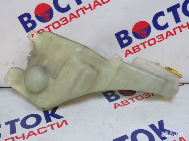 Бачок омывателя nissan laurel HC35, HC34, GC34, GC
