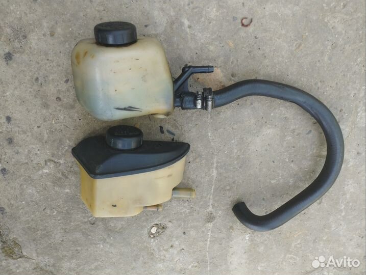 Бачок Гур Сааб 9000