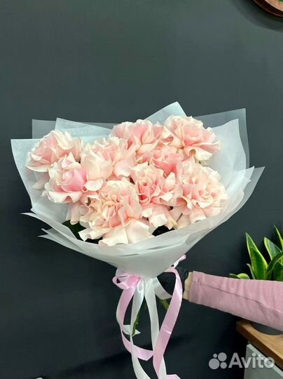 Свежий букет из 9 розовых французских роз