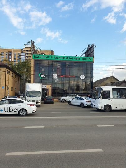 Здание на 1-й линии с ремонтом, 1150 м2, 8 сот