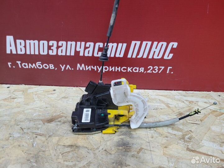 Замок двери передний левый Kia Ceed JD