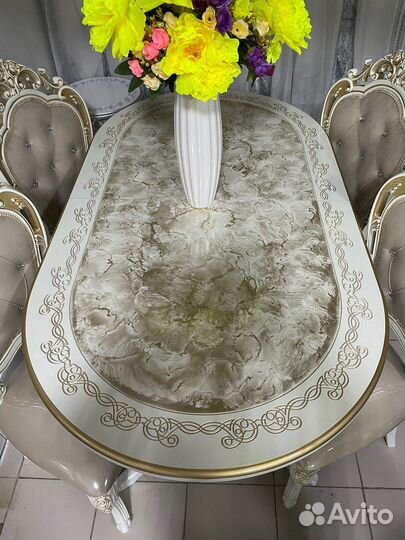 Стол с мраморной столешницей. стол стулья