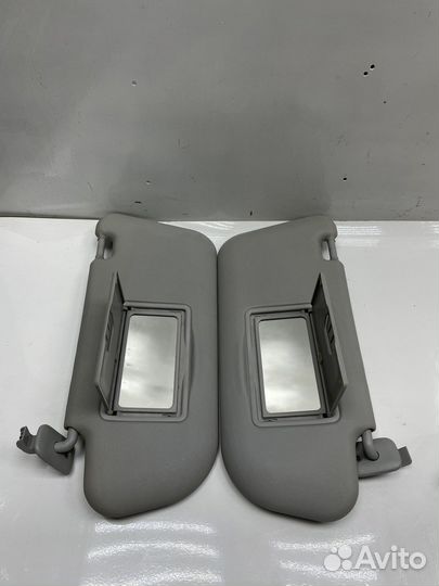 Козырек солнцезащитный левый/правый Mazda 3 BK