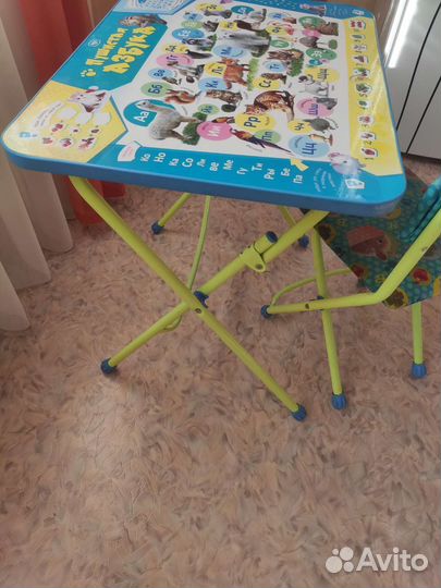 Детский столик и стул