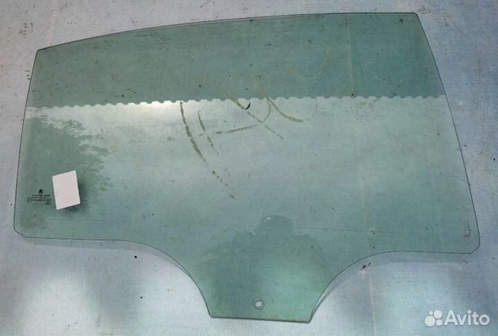 Стекло заднее правое skoda superb