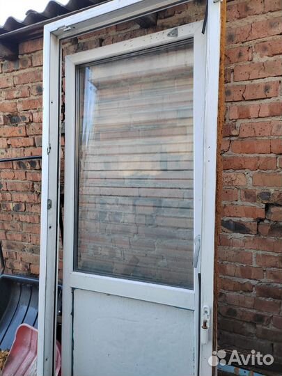 Дверь пластиковая входная