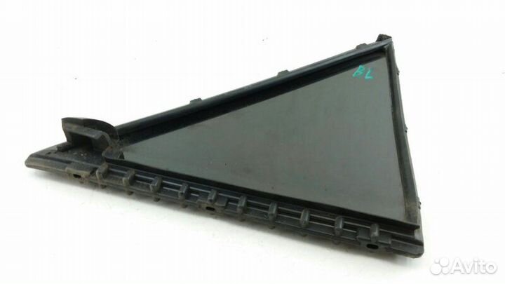 Стекло двери заднее левое Toyota Mark Ii GX110